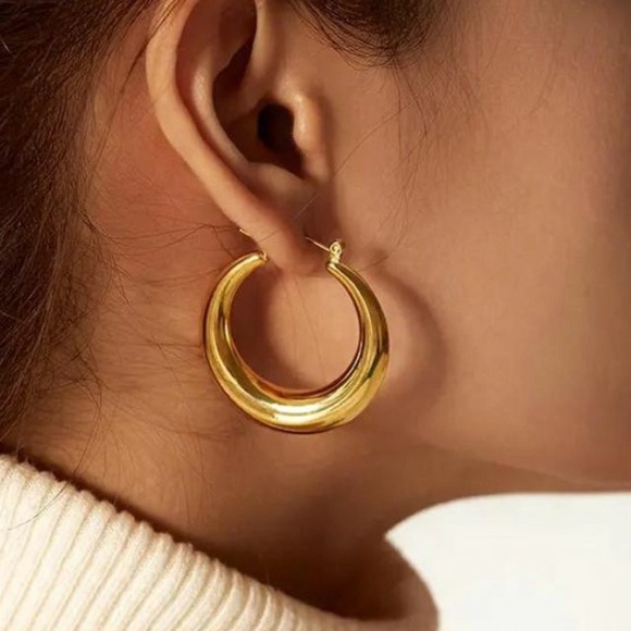 18K Gold Plated Hoop Earrings*Everyday Hoops*Waterproof Jewelry - Picture 1 of 7